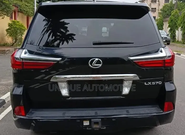 Lexus LX 570 (5 seats) AWD 2017 Black