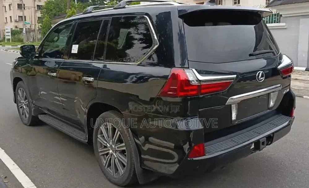 Lexus LX 570 (5 seats) AWD 2017 Black