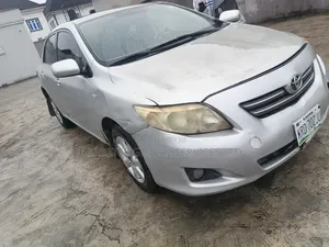 Toyota Corolla 2012 Silver