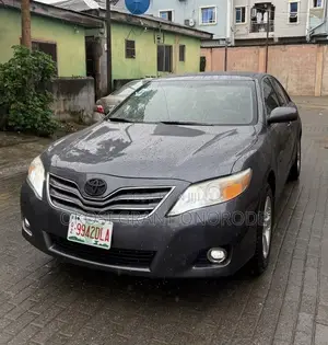 Toyota Camry LE 4dr Sedan (2.5L 4cyl 6AM) 2010 Gray