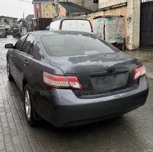 Toyota Camry LE 4dr Sedan (2.5L 4cyl 6AM) 2010 Gray
