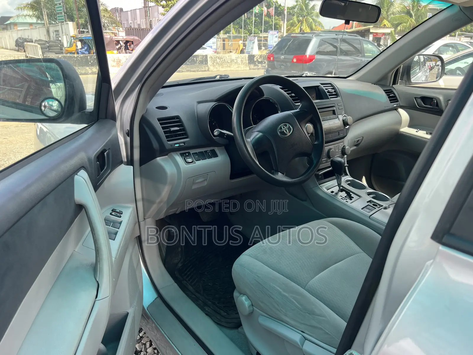 Toyota Highlander Base 2010 Silver