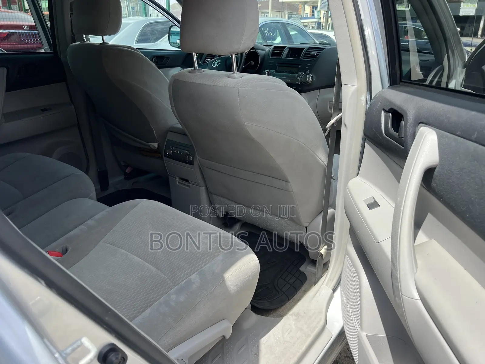 Toyota Highlander Base 2010 Silver