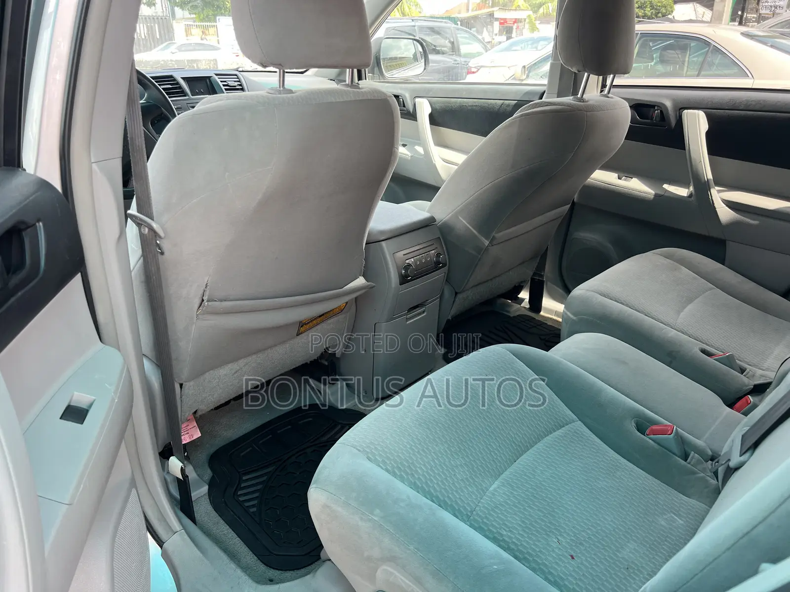 Toyota Highlander Base 2010 Silver