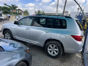 Toyota Highlander Base 2010 Silver