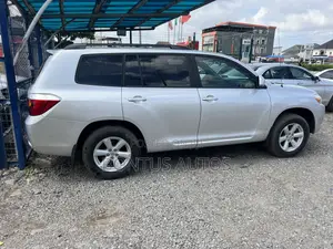 Toyota Highlander Base 2010 Silver