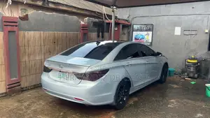 Hyundai Sonata Limited Sedan FWD (2.4L 4cyl 6A) 2013 Blue