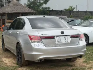 Honda Accord 2011 Silver