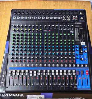 Yamaha MG20XU 20 Channel Mixer