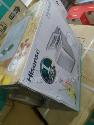 Hisense 20kg 150W Commercial Ice Maker – Ready for Business
