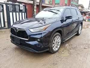 Toyota Highlander 2021 Blue