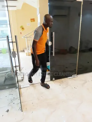 Glass Door Polishing Service