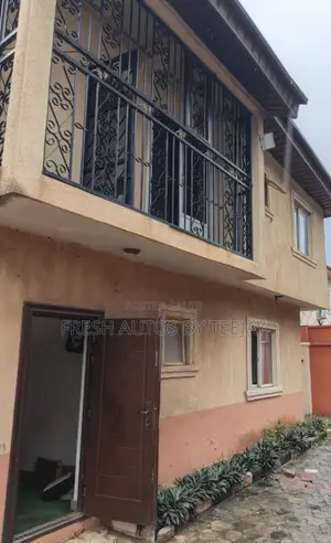 3bdrm Block of Flats in Gate Way Estate for rent