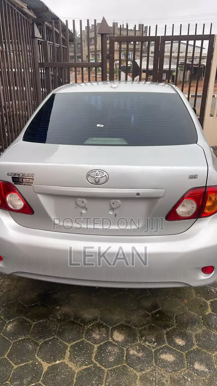 Toyota Corolla 2009 Silver