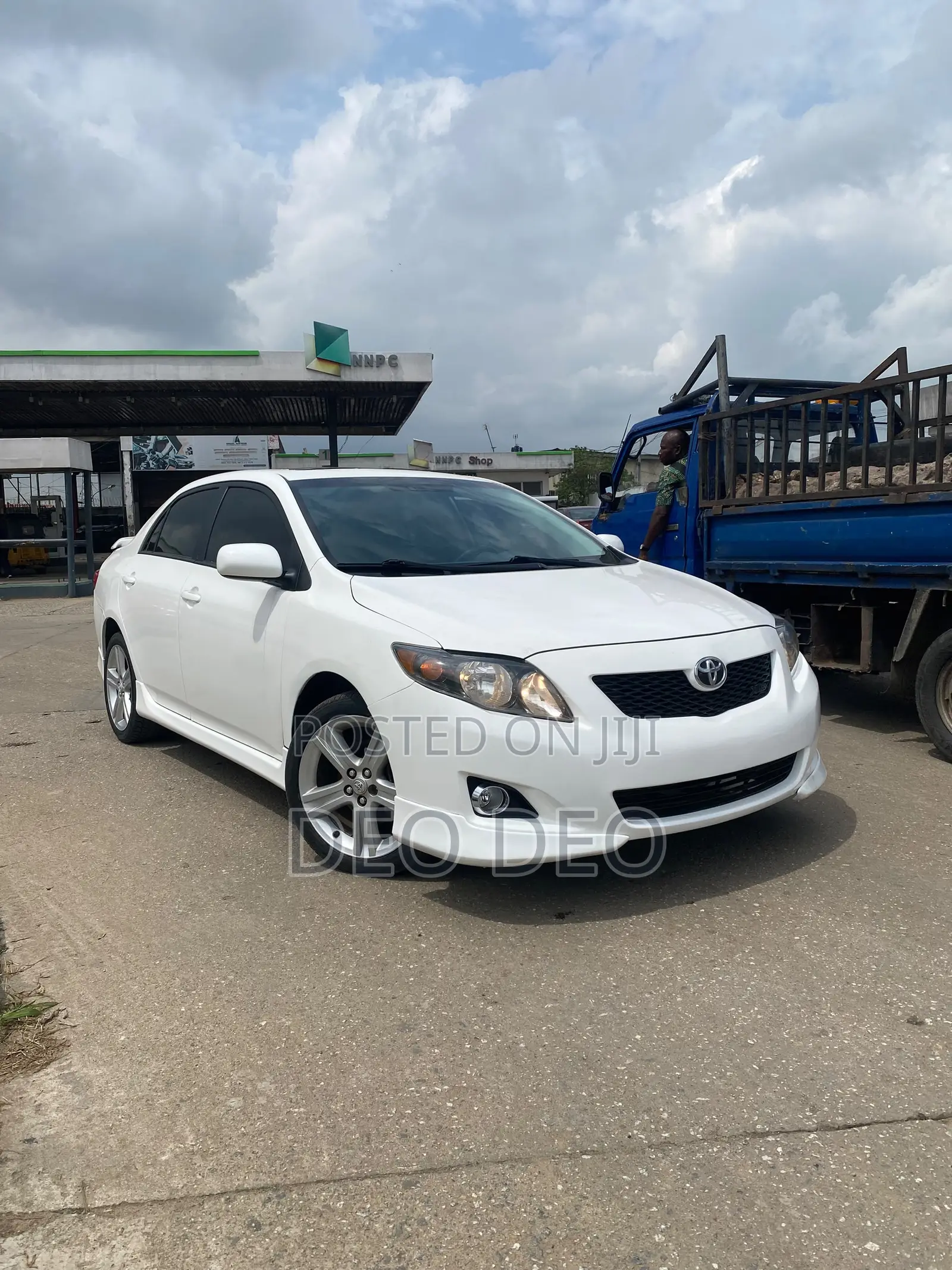 Toyota Corolla 2010 White