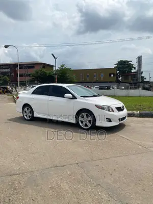 Toyota Corolla 2010 White