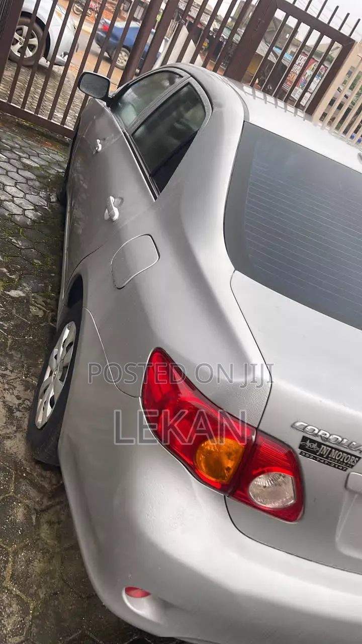 Toyota Corolla 2009 Silver