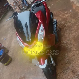 Honda 2013 Red