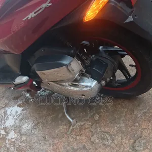 Honda 2013 Red