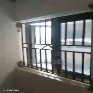 Mini Flat in Akoka for rent