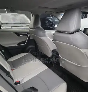 Toyota RAV4 Limited AWD 2020 White
