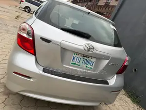 Toyota Matrix 2010 Silver