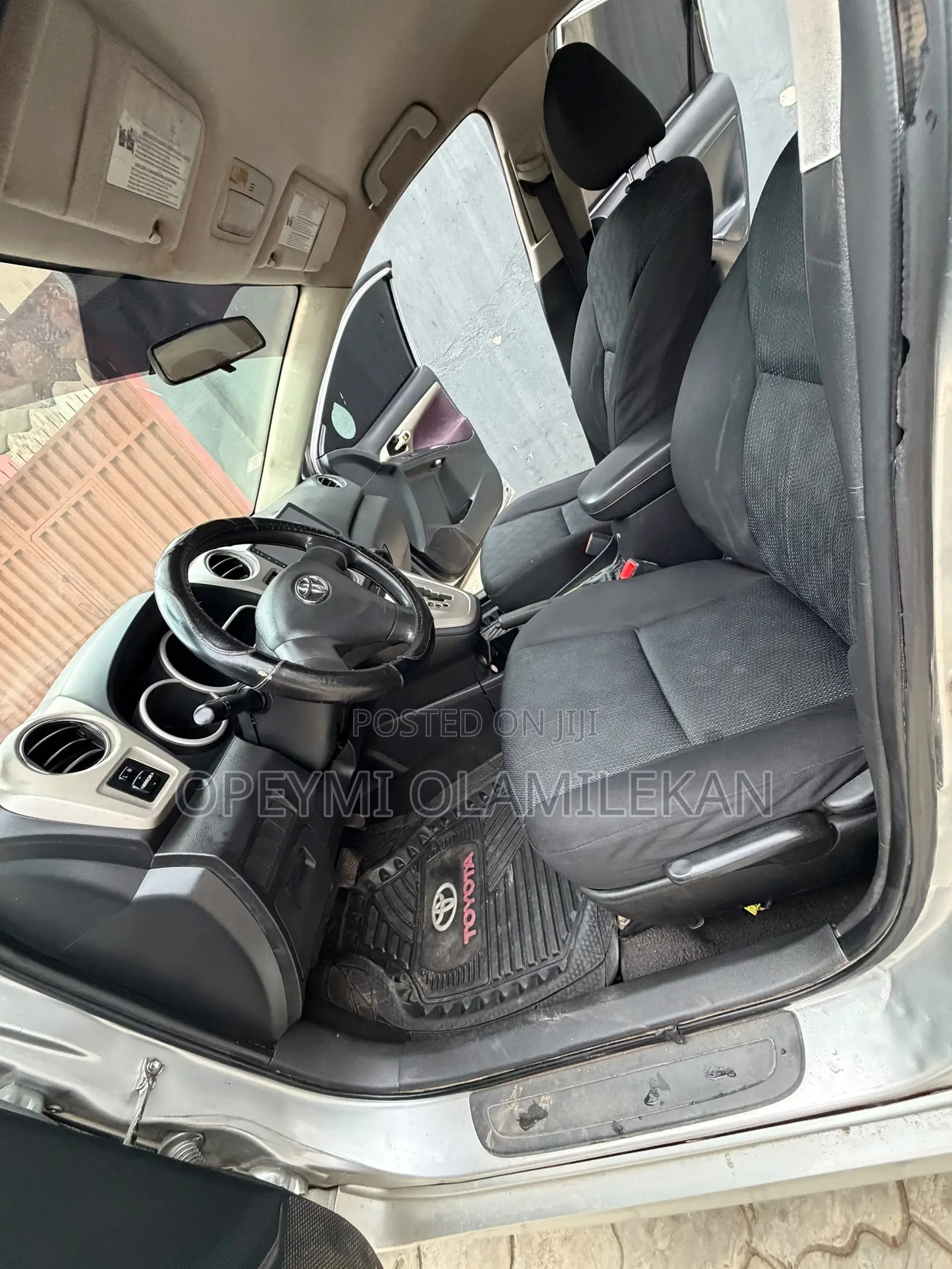 Toyota Matrix 2010 Silver