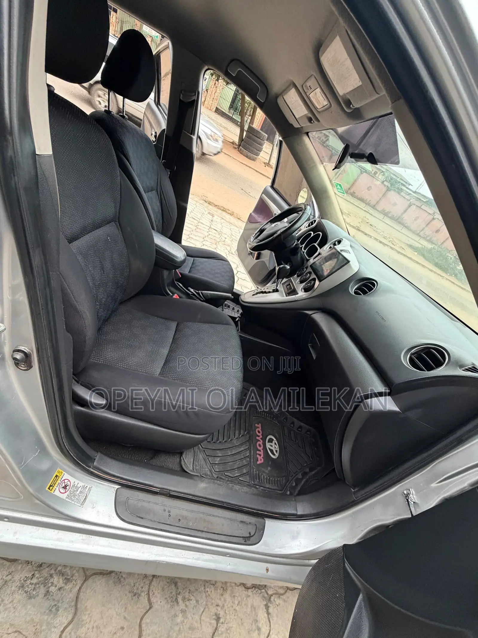Toyota Matrix 2010 Silver