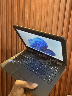 Laptop Lenovo 300e 4GB Intel Celeron SSD 60GB
