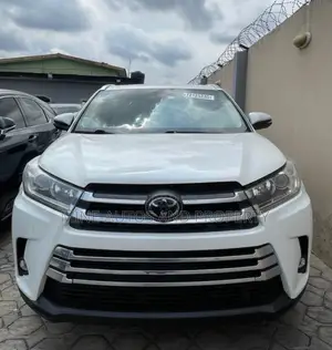 Toyota Highlander Limited 2019 White