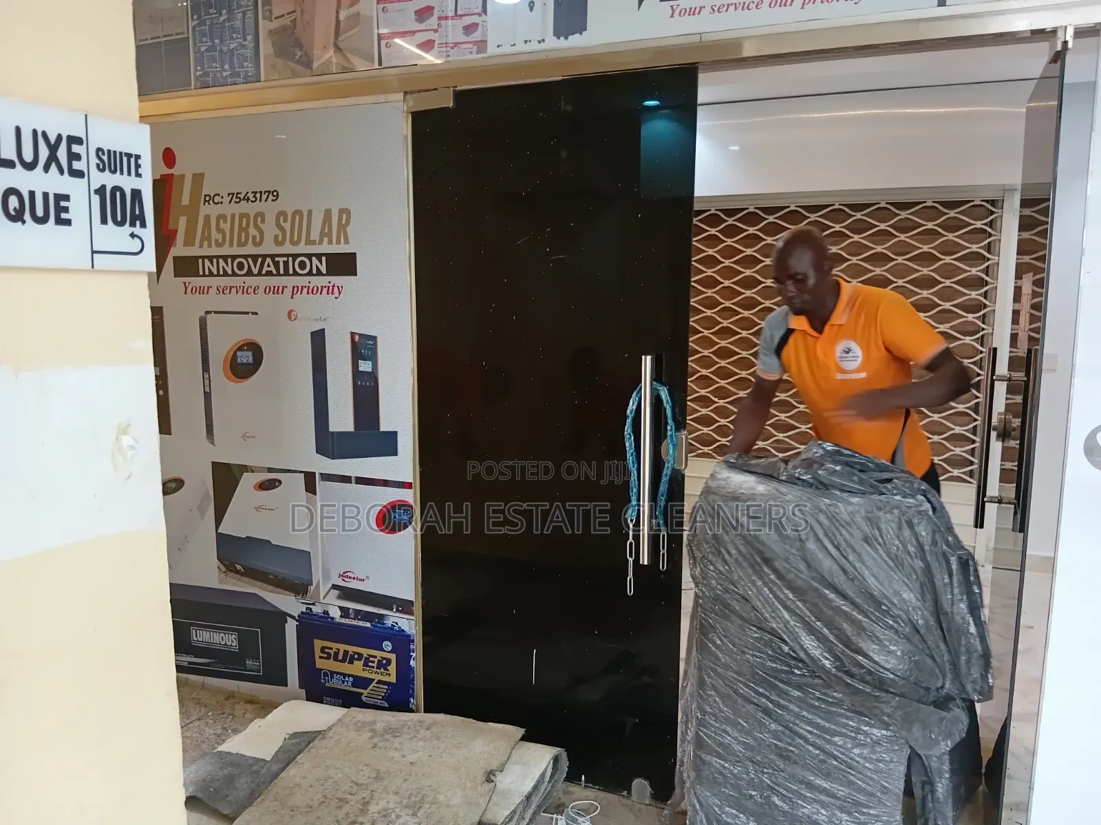 White Floor Deep Cleaning Service