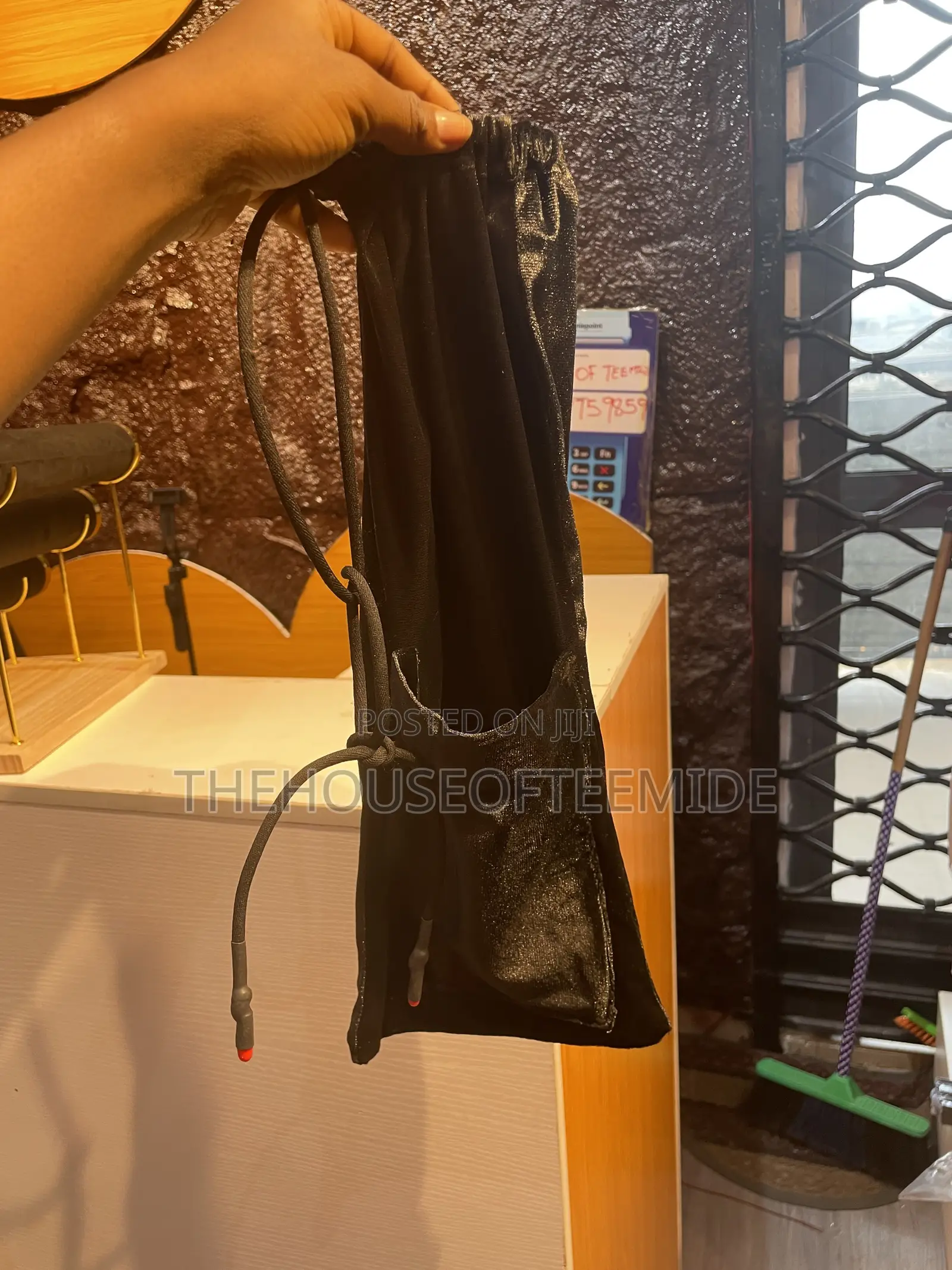 Tripod and Gadget Bag (For Easy Carriage)