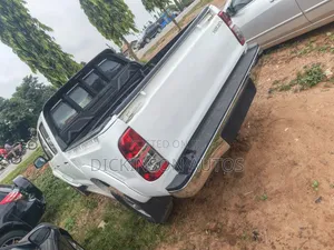 Toyota Hilux 2012 White
