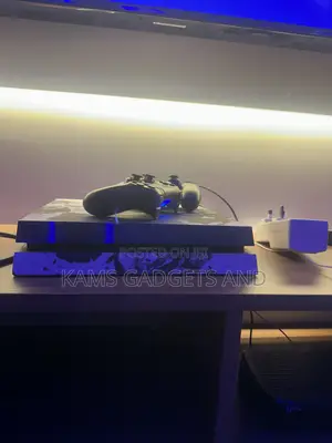 Fat Ps 4 With 1 Controller