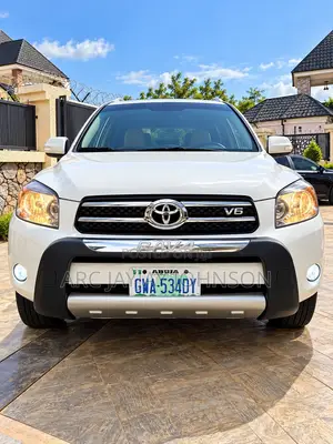 Toyota RAV4 Limited V6 2009 White