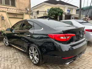 Hyundai Sonata Limited 2.0T 4dr Sedan (2.0L 4cyl Turbo 6A) 2015 Black