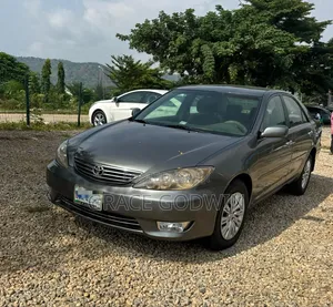 Toyota Camry 2005 Gray