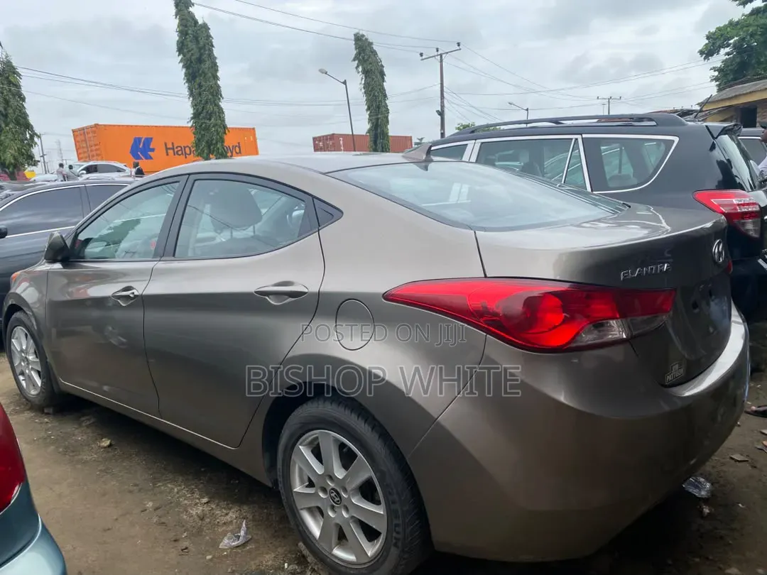 Hyundai Elantra 2013