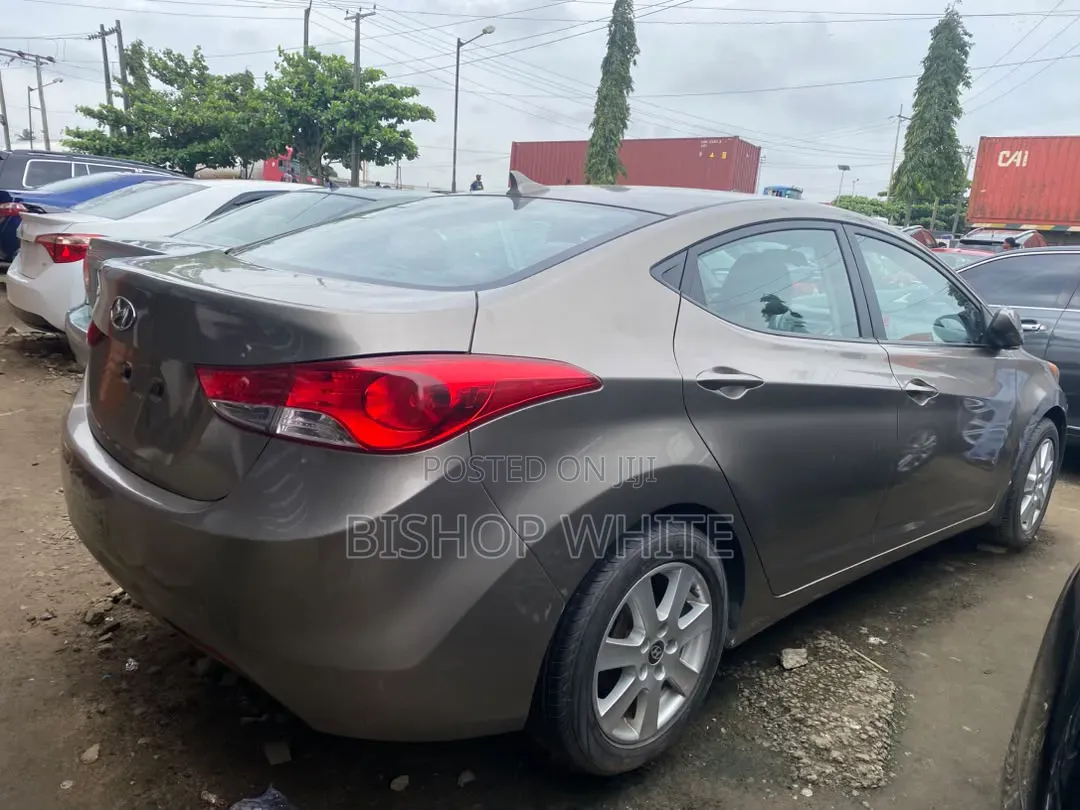 Hyundai Elantra 2013