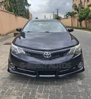 Toyota Camry SE 4dr Sedan (3.5L 6cyl 6A) 2014 Gray