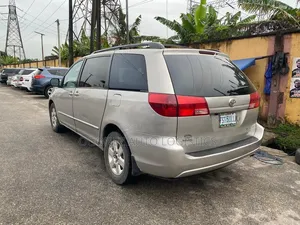 Toyota Sienna LE AWD (3.3L V6 5A) 2004 Silver