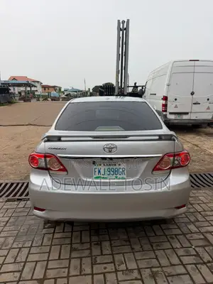 Toyota Corolla L 4dr Sedan (1.8L 4cyl 5M) 2012 Silver