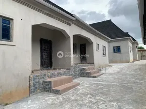 2bdrm Block of Flats in Oluyole for rent