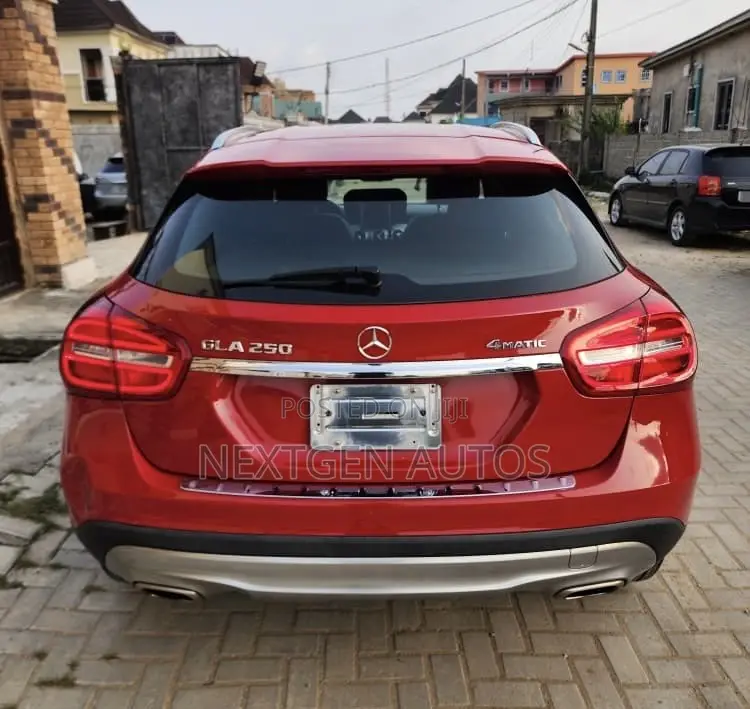 Mercedes-Benz GLA 250 2017 Red