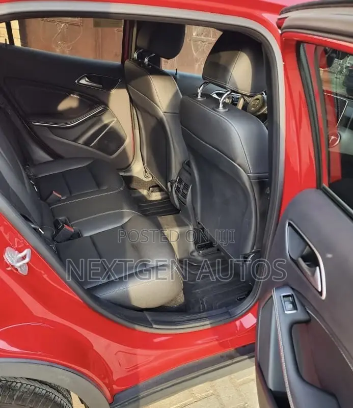 Mercedes-Benz GLA 250 2017 Red