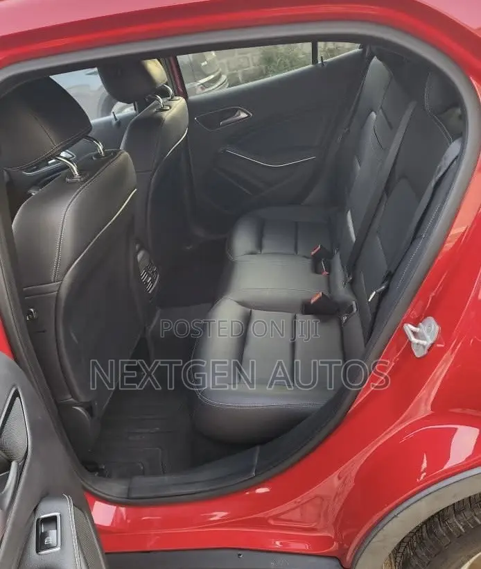 Mercedes-Benz GLA 250 2017 Red