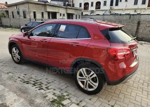 Mercedes-Benz GLA 250 2017 Red