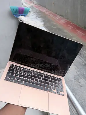 Laptop Apple MacBook Air 2020 8GB Intel Core i5 SSHD+SSD 512GB