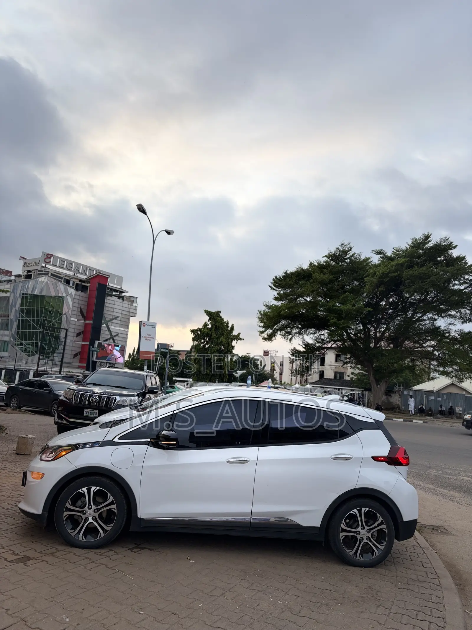 Chevrolet Bolt EV 2021 White