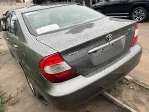 Toyota Camry LE 4dr Sedan (2.4L 4cyl 4A) 2004 Gray